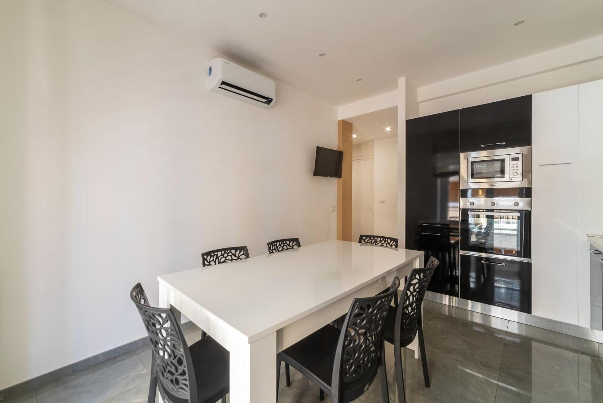 Апартаменти Joivy Delightful 3-Bed Flat With Balcony Рим Екстер'єр фото