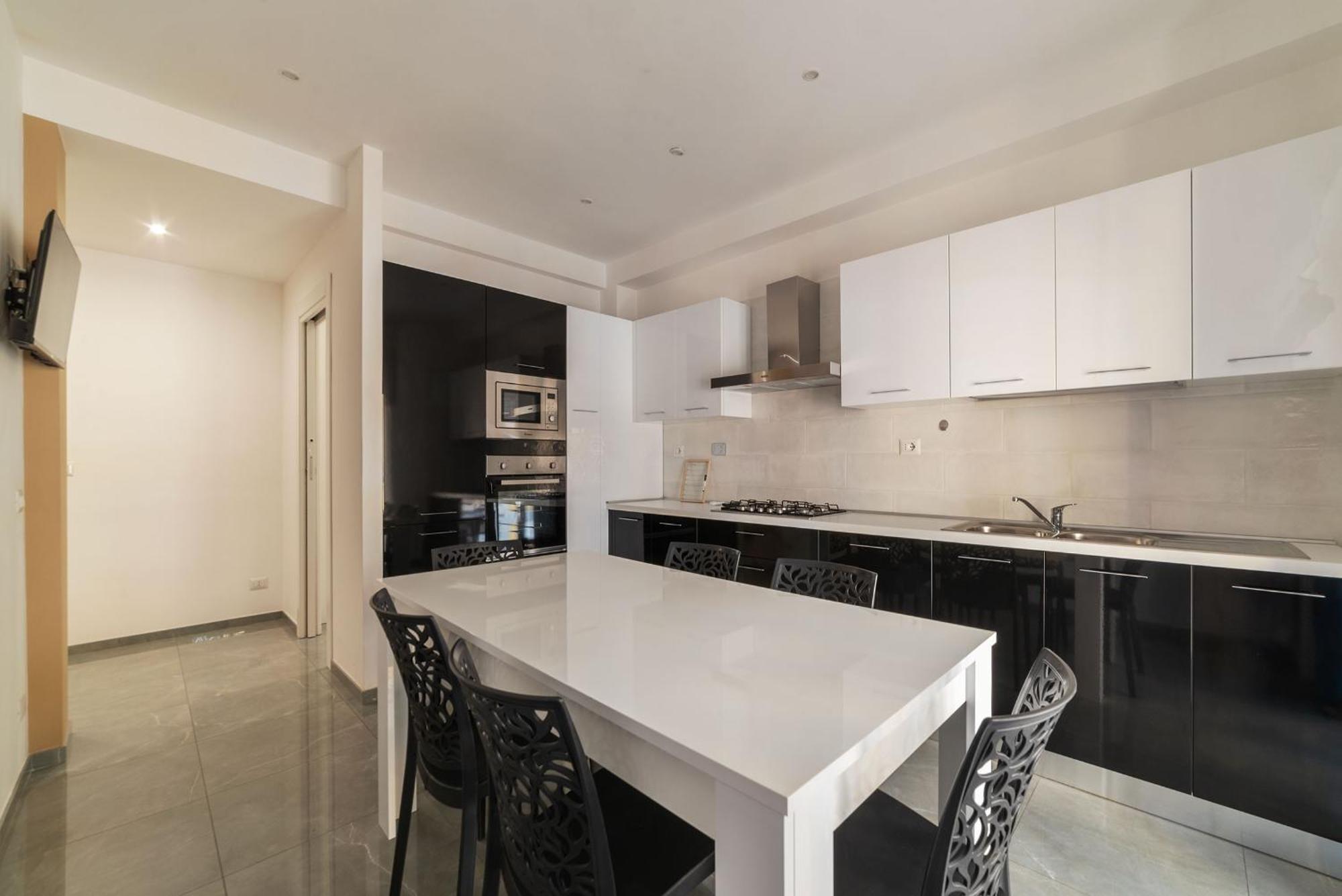 Апартаменти Joivy Delightful 3-Bed Flat With Balcony Рим Екстер'єр фото