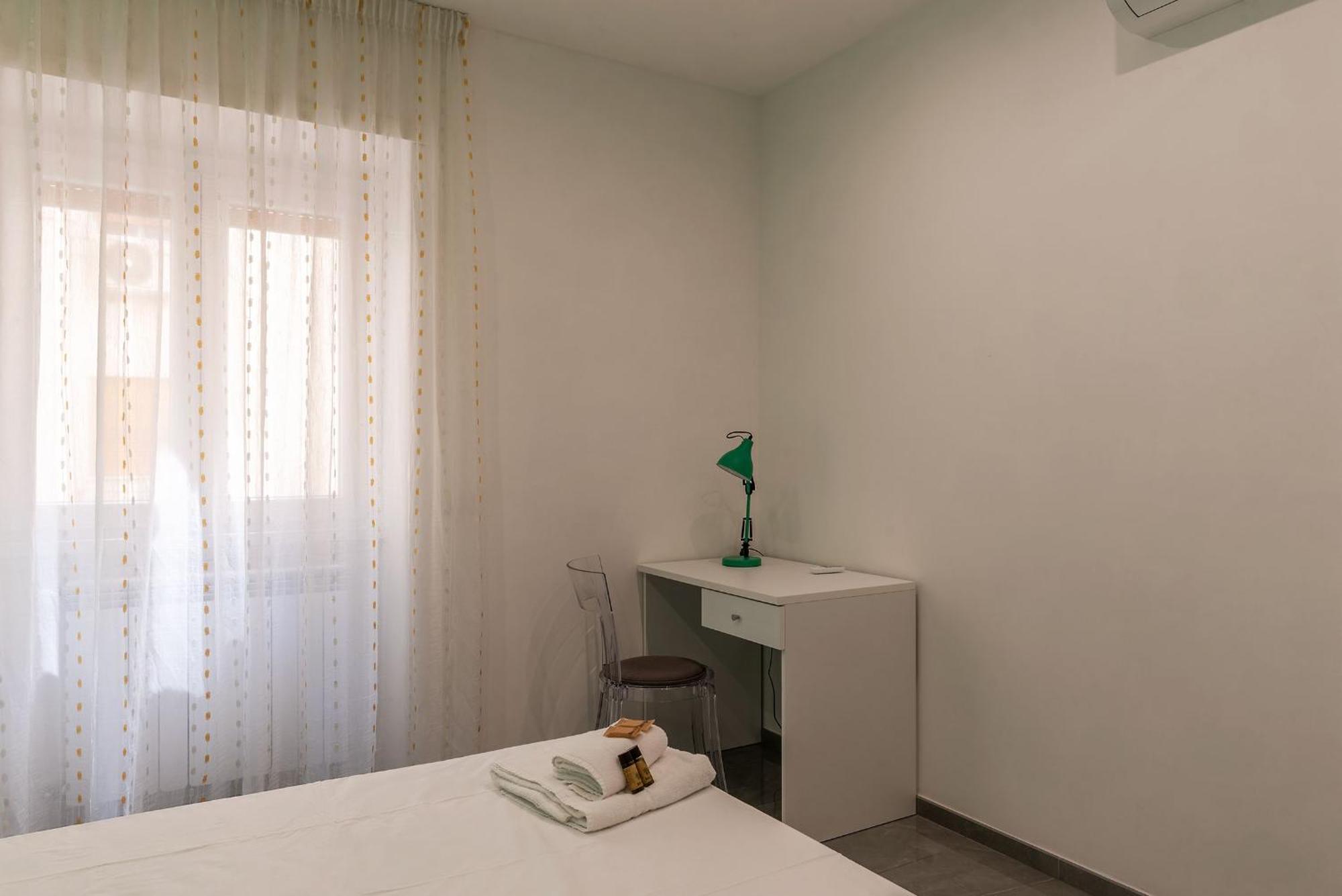 Апартаменти Joivy Delightful 3-Bed Flat With Balcony Рим Екстер'єр фото